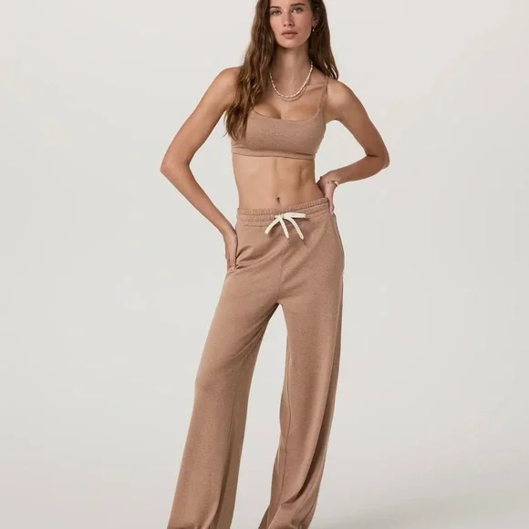 NWT Vuori Halo Wideleg Pant in Nutmeg - Picture 2 of 3